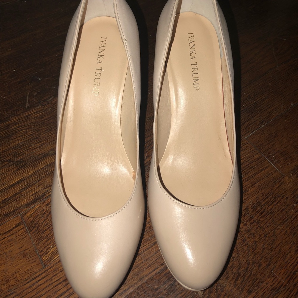 Ivanka Trump Shoes (nude)